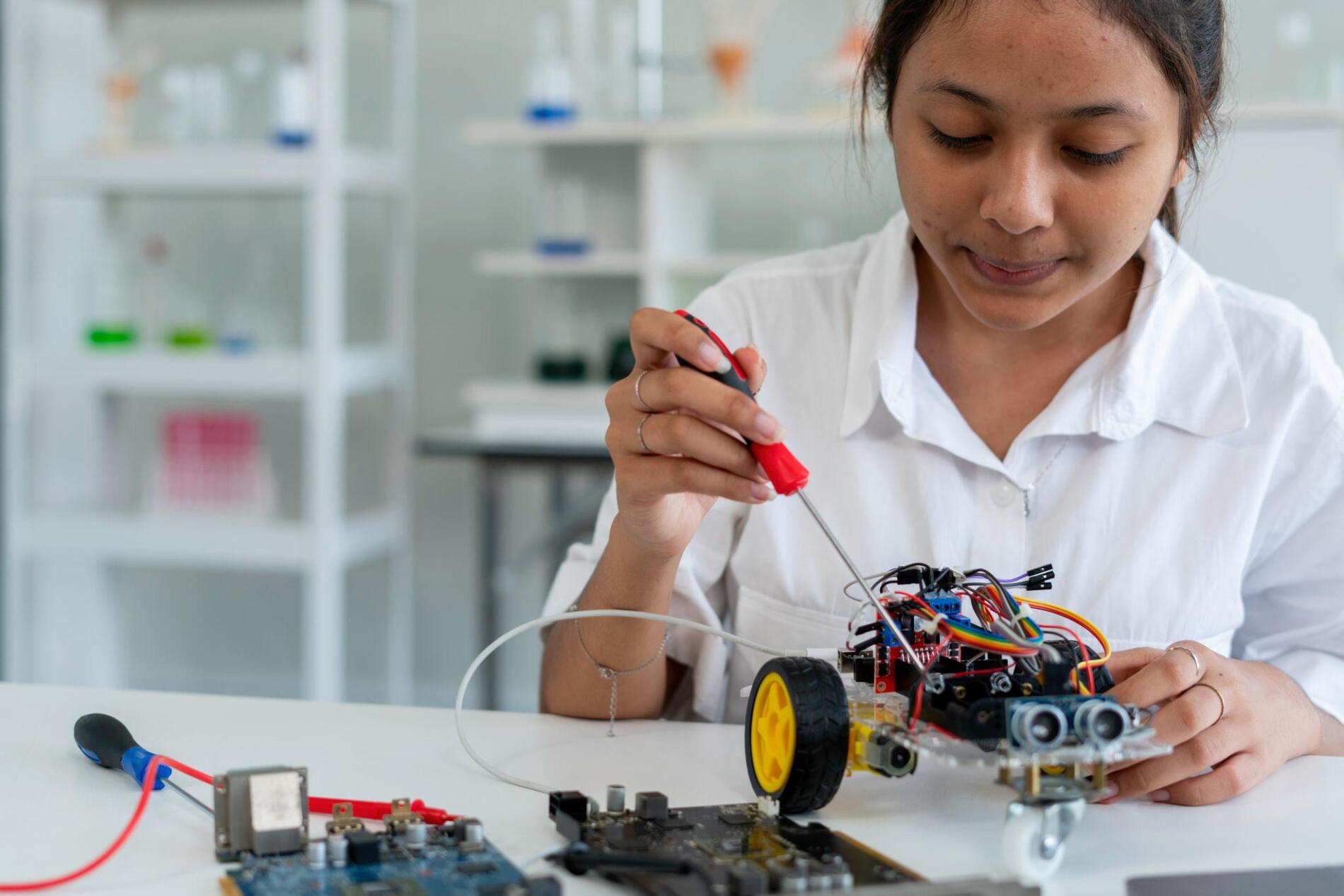 3 Robotics & Innovation Labs